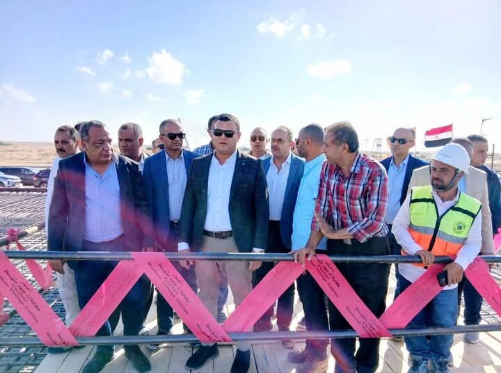 “وزير الإسكان” يتفقد محطة التحلية الكيميائية بمدينة العلمين الجديدة