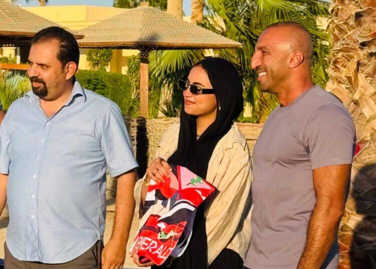 إي آند مصر بالتعاون مع شعبة صحفي الاتصالات بنقابة الصحفيين تُكرّم أوائل الشهادة الإعدادية من أبناء الصحفيين