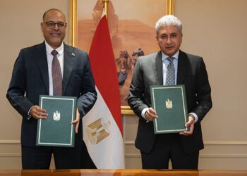 بروتوكول بين “السياحة والعمل” بشأن ضوابط ترخيص الوحدات الفندقية