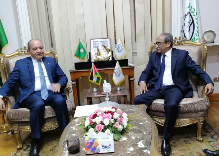أمين عام الوحدة الاقتصادية يستقبل السفير الأردني في القاهرة