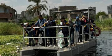 بنك saib ينظم يوماً تطوعياً لتنظيف مياه النيل بجزيرة القرصاية بالجيزة