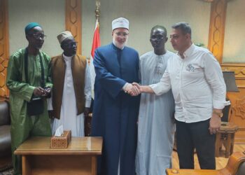 أمين صندوق التعليم والبحث العلمي يلتقي وكيل الأزهر الشريف بصحبة وفد السنغال