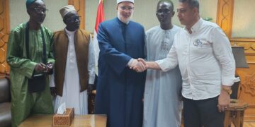 أمين صندوق التعليم والبحث العلمي يلتقي وكيل الأزهر الشريف بصحبة وفد السنغال