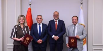 بروتوكول تعاون بين “العمل والسياحة” لتنمية مهارات السائقين المقرر سفرهم للخارج