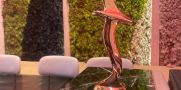 البنك الأهلي المصري يحصد جائزة أفضل مجموعة قانونية بالشرق الأوسط