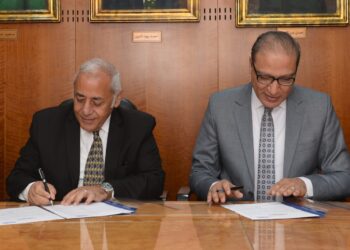 البنك الأهلي ومؤسسة أخبار اليوم يوقعان عقد تأجير مخازن بمدينة السادس من أكتوبر