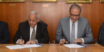 البنك الأهلي ومؤسسة أخبار اليوم يوقعان عقد تأجير مخازن بمدينة السادس من أكتوبر