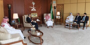 سفير السعودية بالقاهرة يستقبل وفد شركة طيران أديل