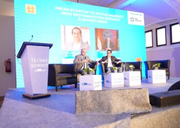 رئيس هيئة الرقابة المالية يلتقي رواد الأعمال ويدعوهم لمزيد من الابتكار والتطوير خلال “قمة تكني” بأسبوع الابتكار في مصر 2025