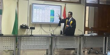 النائب إيهـاب زكريا يناقش أطروحة دكتوراه حول تطوير المدن التراثية إلى مدن إبداعية