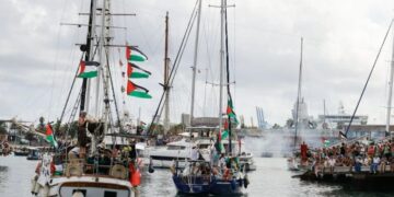 سلطنة عُمان تؤكّد حرصها على سلامة مواطنيها في “أسطول الصمود”