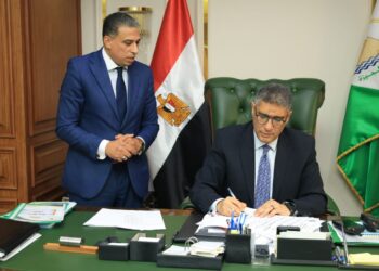 محافظ الجيزة يعتمد حركة مديري ووكلاء الإدارات التعليمية