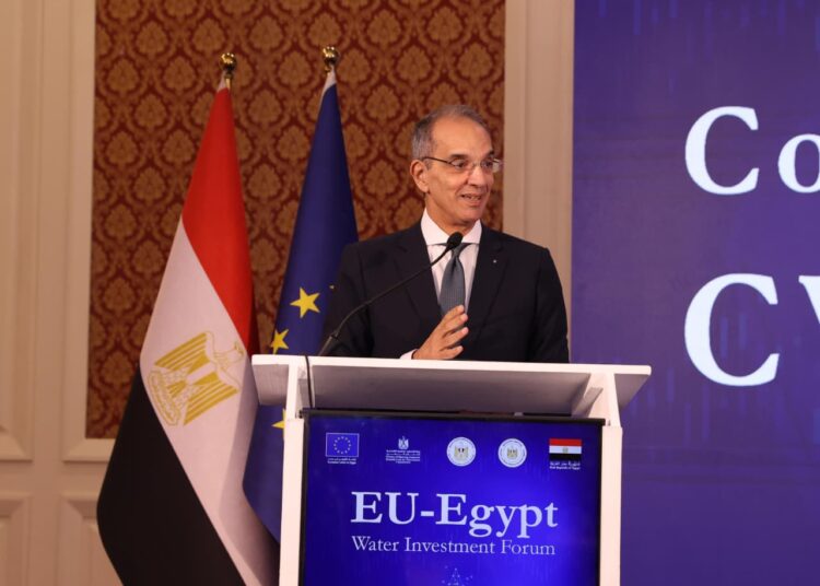 وزير الاتصالات: تنفيذ عدد من المشروعات لتوظيف تكنولوجيا تقنيات الذكاء الاصطناعى فى إدارة الموارد المائية