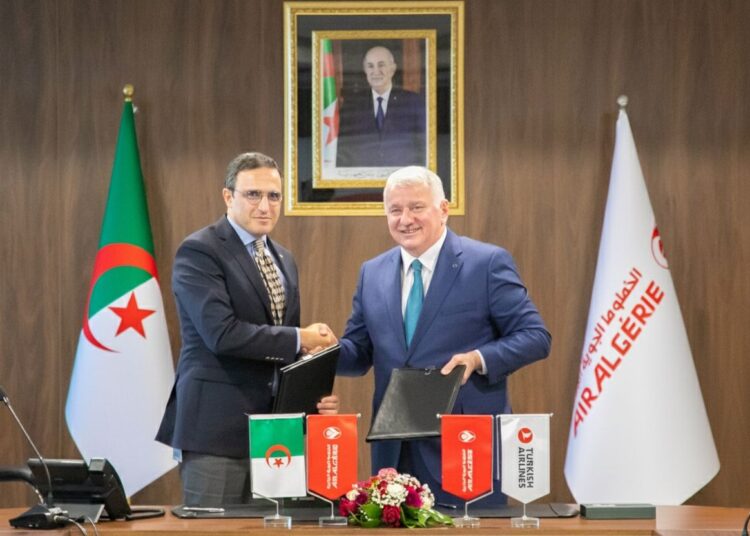 توقيع مذكرة تفاهم بين الخطوط الجوية التركية والجزائرية لتعزيز الشراكة الإستراتيجية