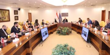 وزير الاتصالات وتكنولوجيا المعلومات يجتمع بأعضاء لجنة حماية حقوق مستخدمى الاتصالات