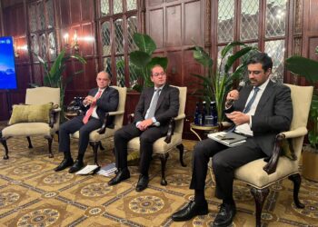  رئيس الرقابة المالية يستعرض جهود تطوير القطاع المالي غير المصرفي خلال لقاءات مع ممثلين ببنكي ستاندرد تشارترد وسيتي بنك