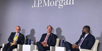 رئيس الرقابة المالية يشارك في حوار مفتوح مع المستثمرين  لدى جيه بي مورجان ومورجان ستانلي وجولدمان ساكس في واشنطن