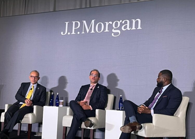  رئيس الرقابة المالية يشارك في حوار مفتوح مع المستثمرين  لدى جيه بي مورجان ومورجان ستانلي وجولدمان ساكس في واشنطن