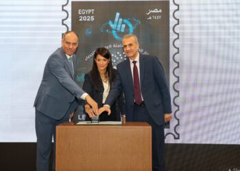 البريد المصري يُصدر طابعًا تذكاريًا احتفاءً باليوم العالمي للإحصاء 2025