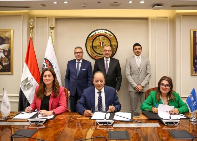 توقيع تمويل مشترك بين بنكي الأهلي و(CIB) لمشروع “بيوردايف” لإنتاج المواد الكيماوية