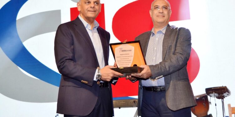 تكريم الجمعية المصرية للتأمين التعاوني و الفائزين بمسابقة “عزة عارفين” للبحث العلمي في ملتقى شرم الشيخ رانديفو السابع 