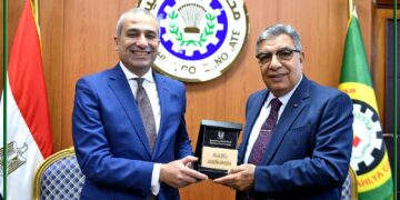 رئيس البنك الزراعي المصري يبحث مع محافظ الدقهلية دعم المشروعات التنموية وتمويل صغار المزارعين