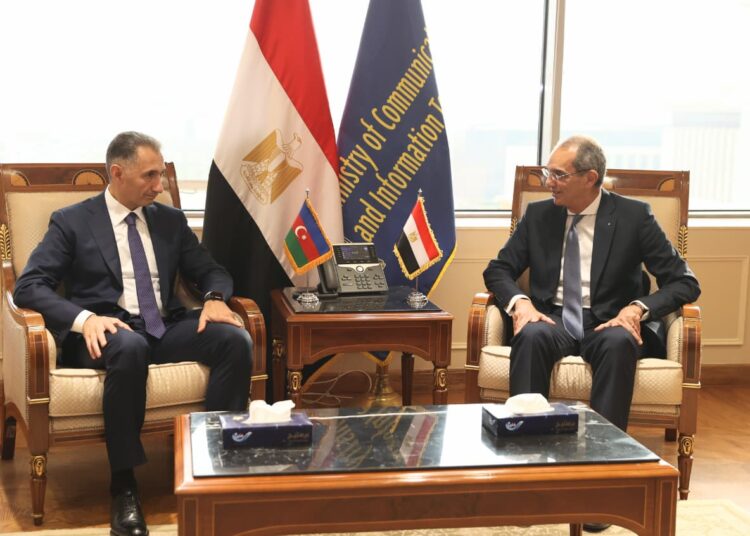 وزير الاتصالات يبحث مع نظيره الأذربيجاني تعزيز التعاون في التحول الرقمي والذكاء الاصطناعي والأمن السيبراني