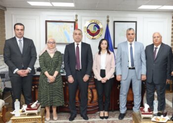 رئيس البنك الزراعي المصري يستعرض مع محافظ البحيرة برامج تمويل صغار المزارعين  