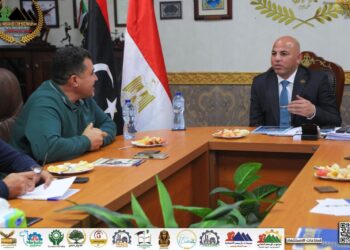 وفد ليبي يزور  “مجمع عمال مصر” للتعرف على خدمات ومنظومة العمل