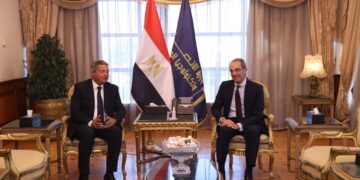 وزير الاتصالات يلتقي رئيس الأعلى للإعلام لبحث تعزيز التعاون وتنظيم المشهد الرقمي