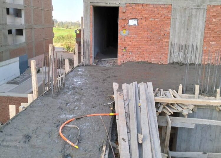 تحرك عاجل من وزارة العمل بشأن إصابة 7 عمال في سقوط صبّة خرسانية ببنها