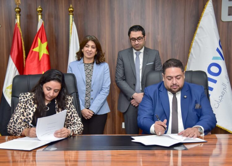 إنوفيرا توقع اتفاقية تعاون مع الجامعة المصرية الصينية لإنشاء مركز للتعليم المستمر وحاضنات أعمال تكنولوجية
