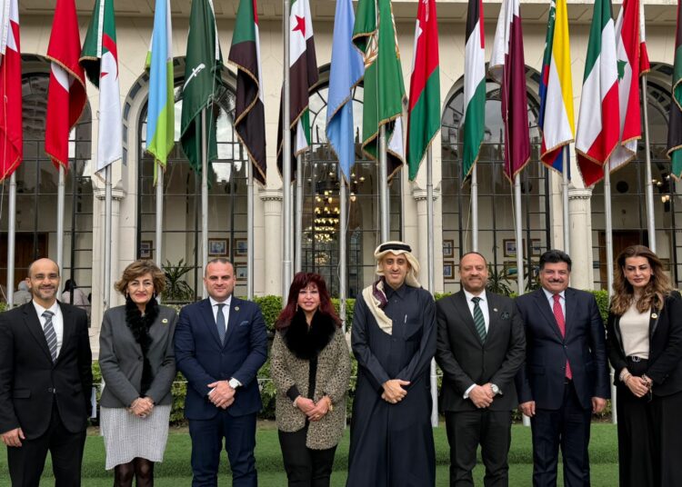 السفير “علي المالكي” يبحث مع وفد “المستثمرات العرب” آليات التعاون الاقتصادي المشترك