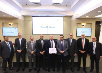 البنك الأهلي يكرم أفضل الأفكار المبتكرة من موظفيه ضمن برنامج “بنك الأفكار”.. صور
