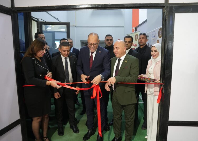 وزير العمل يوقع بروتوكول تعاون مع رئيس منظومة OMC عمال مصر