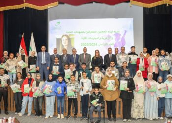 رئيسة البريد تكرّم أبناء العاملين المتفوقين دراسيًا على مستوى الجمهورية