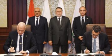 إطلاق مبادرة «مصر معاكم» لرعاية الأبناء القُصّر لشهداء وضحايا العمليات الحربية والإرهابية