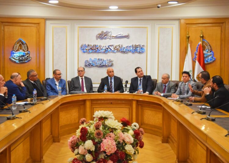 غرفة القاهرة تُنظم ندوة استعدادًا للتطبيق الإلزامي للإفراج المسبق للشحنات الجوية في يناير 2026