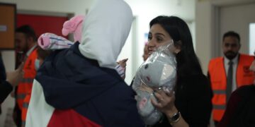 البنك الأهلي يشارك أطفال مستشفى 57357 احتفالات العام الجديد