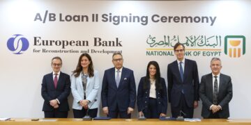 بـ100 مليون دولار.. البنك الأهلي يوقع اتفاقية تمويل مع البنك الأوروبي لإعادة الإعمار