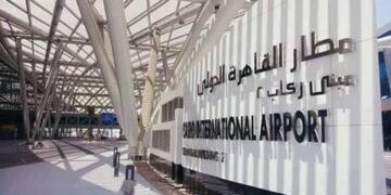 تحرك عاجل من السياحة بشأن الباركود والمعتمرين بالمطارات