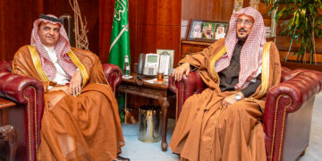 وزير الشؤون الإسلامية السعودية يستقبل سفير خادم الحرمين لدى بوركينا فاسو