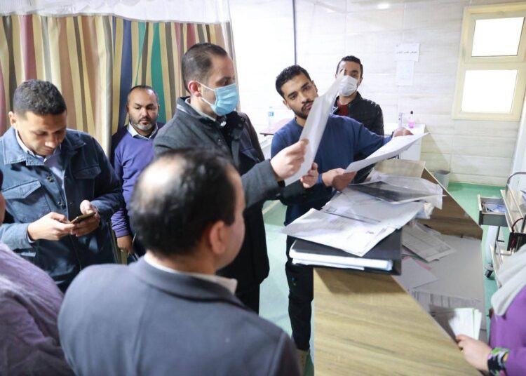 نائب وزير الصحة يتابع تنفيذ خطة التأمين الطبي لاحتفالات رأس السنة وأعياد الميلاد بالقاهرة الكبرى