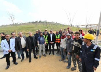 – وزير الإسكان ومحافظ القاهرة يتفقدان مشروع حدائق “تلال الفسطاط” بمنطقة مصر القديمة