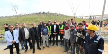 – وزير الإسكان ومحافظ القاهرة يتفقدان مشروع حدائق “تلال الفسطاط” بمنطقة مصر القديمة