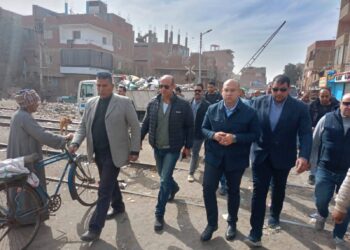 نائب محافظ الجيزة يعاين مقترح تطوير مزلقان برطس بأوسيم