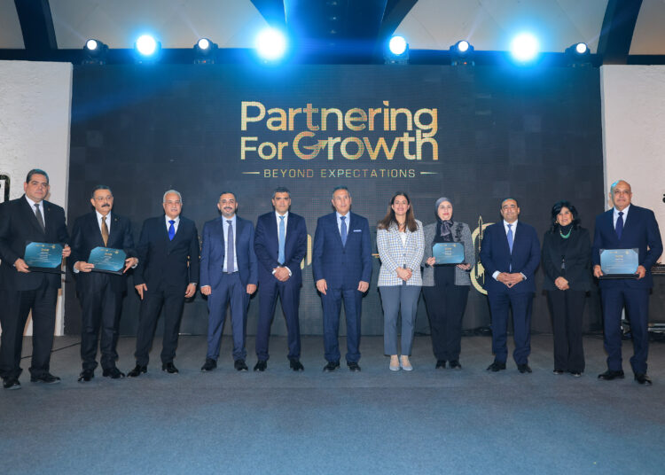 استكمالًا للشراكة الاستراتيجية… البنك الأهلي المصري و«مصر لتأمينات الحياة» يطلقان منتجات تأمين بنكي جديدة للمشروعات الصغيرة