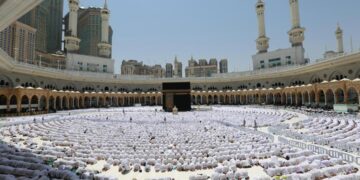 12 ليلا.. إيقاف حساب الشركات بموقع وزارة السياحة عقب إنتهاء عقود سكن الحجاج