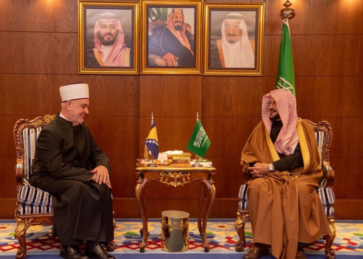 وزير الشؤون السعودية يبحث مع مفتي البوسنة والهرسك سبل التعاون المشترك