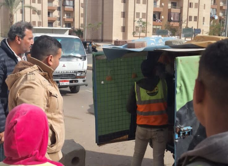 حملة مكبرة بأكتوبر الجديدة تضبط مخالفات التكاتك والبائعين المتجولين